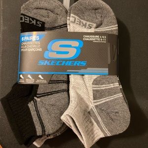 6p Skechers kids socks